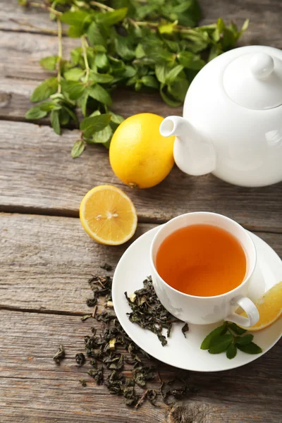 Cup with green tea — Stock Photo, Image