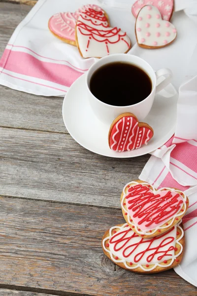 Serce ciasteczka z filiżanką kawy — Zdjęcie stockowe