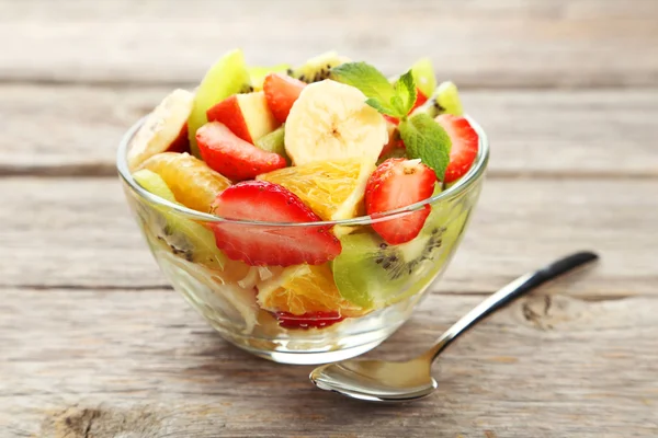 Frischer Obstsalat — Stockfoto