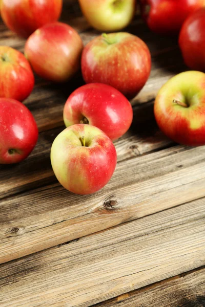 Manzanas rojas frescas —  Fotos de Stock