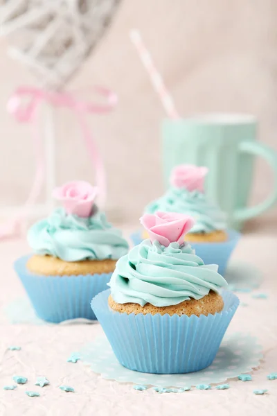 Tasty sweet cupcakes — Stock Photo, Image