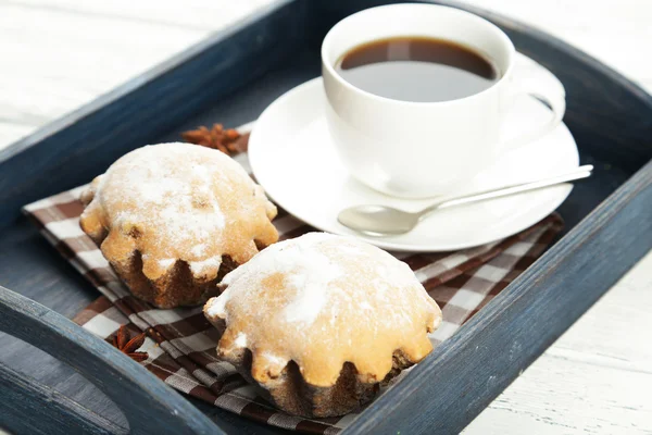 Mutfak Kafesi�nde Cevizli Muzlu Cupcakes. — Stok Foto © OlgaPink 95455920
