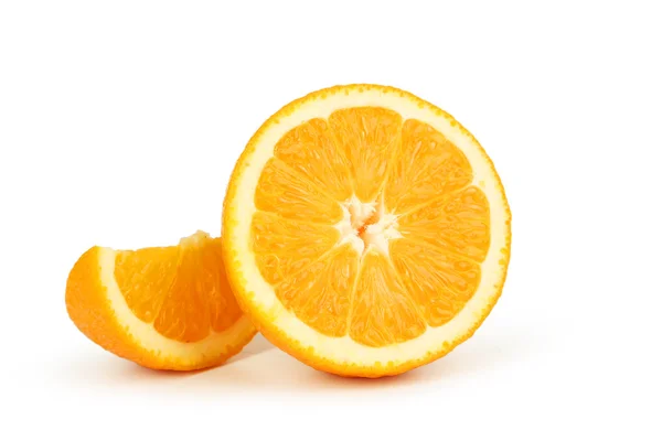 Куски свежих апельсиновых фруктов — стоковое фото