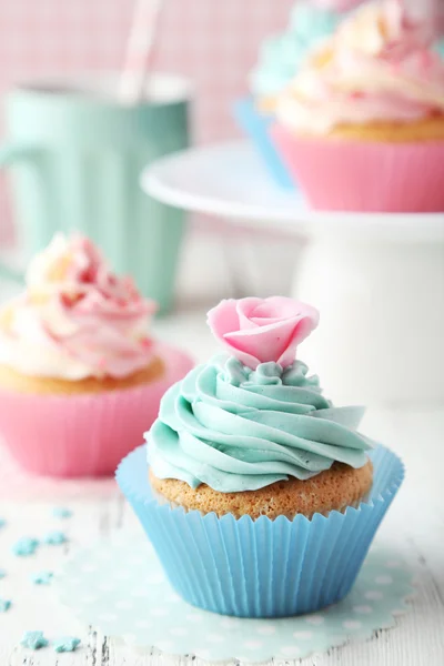 Välsmakande söta cupcakes — Stockfoto