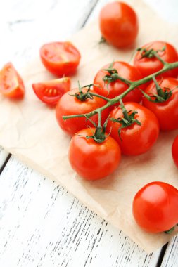 Taze vişneli domates.