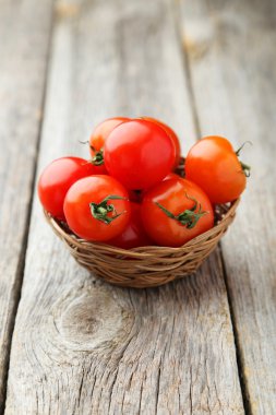 Taze vişneli domates.