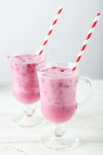 Smoothies granat w okularach — Zdjęcie stockowe