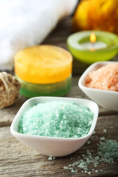 Sea salt and candle — Stock Photo, Image
