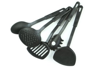 Siyah mutfak gereçleri