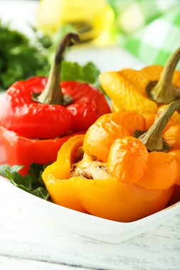 Biberler etle doldurulmuş.