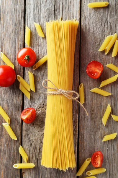 Spagetti tészta, paradicsom, és — Stock Fotó