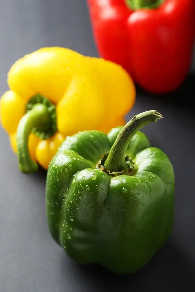 Pimentos com gotas de água — Fotografia de Stock