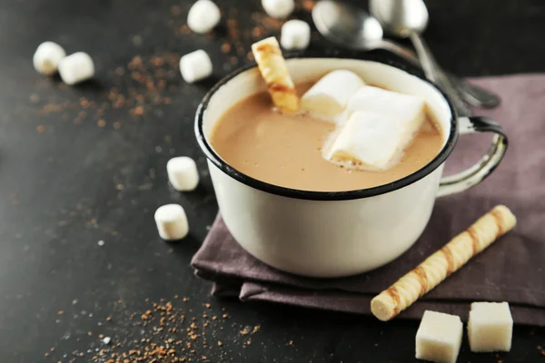 Copa de chocolate caliente con malvaviscos — Foto de Stock