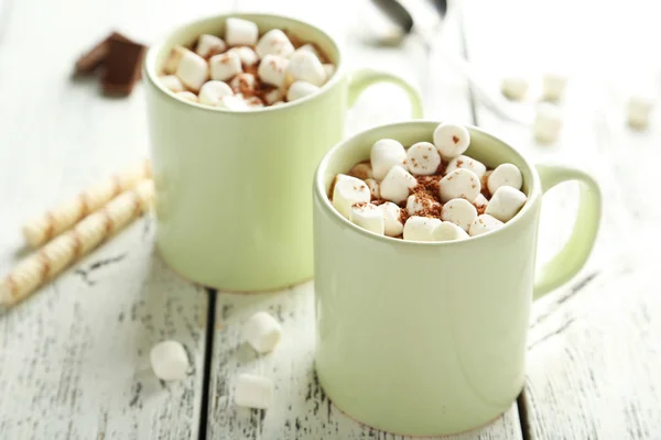 Glasses of hot chocolate with marshmallows — Stock Photo, Image