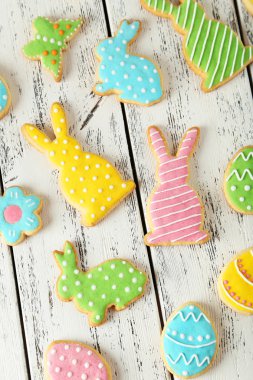 renkli Paskalya kurabiyeleri