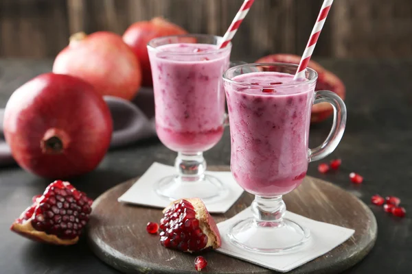 Granatapfel-Smoothie im Glas — Stockfoto