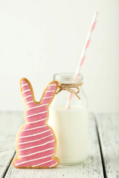Cookie with bottle of milk — Stock Photo, Image