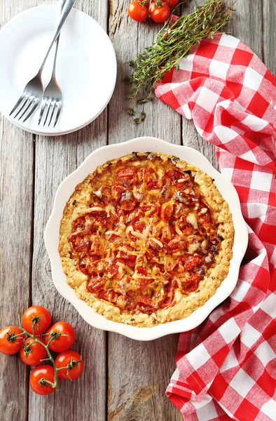 Frische Tomatenkuchen — Stockfoto