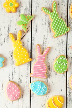 renkli Paskalya kurabiyeleri