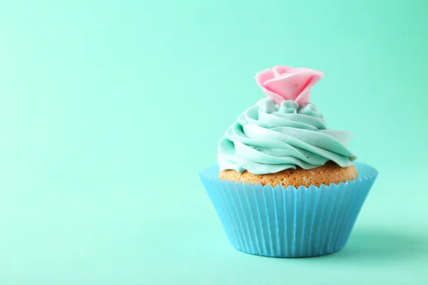 Sweet tasty cupcake — Stock Photo, Image