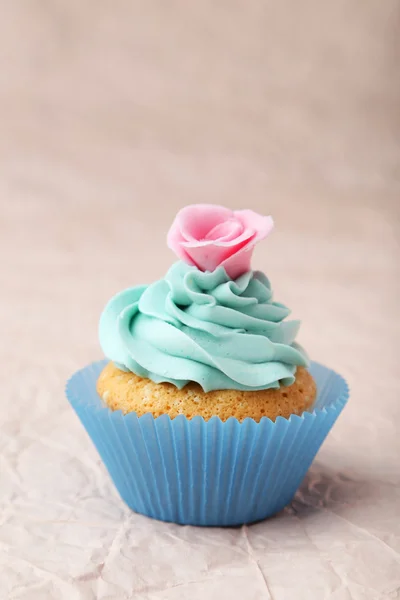 Sweet tasty cupcake — Stock Photo, Image