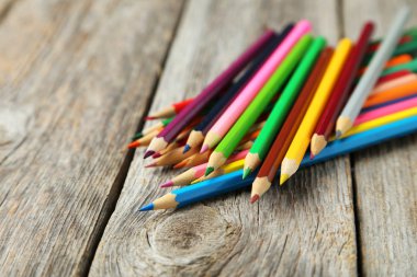 Renkli kalemler Grey