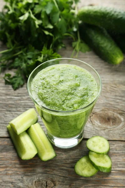 Vaso de jugo de pepino — Foto de Stock