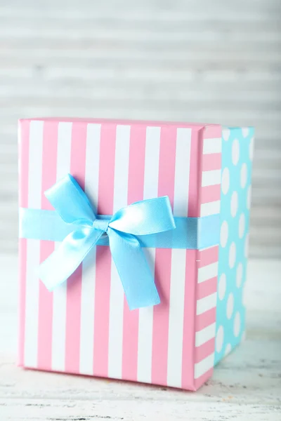 Beautiful gift box — Stock Photo, Image