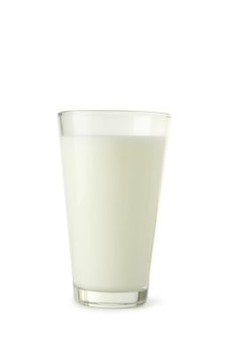 Bir bardak taze süt.