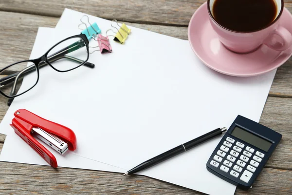 Koffie en office supplies — Stockfoto