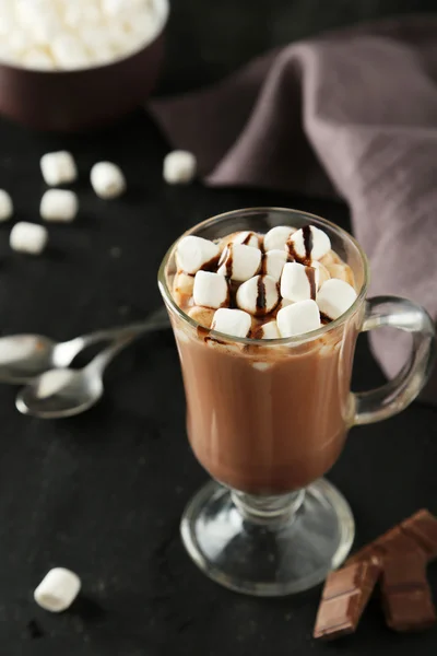 Glass of hot chocolate with marshmallows — Stock Photo, Image