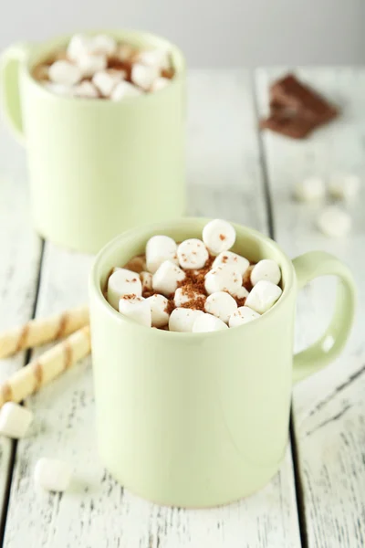 Copa de chocolate caliente con malvaviscos — Foto de Stock