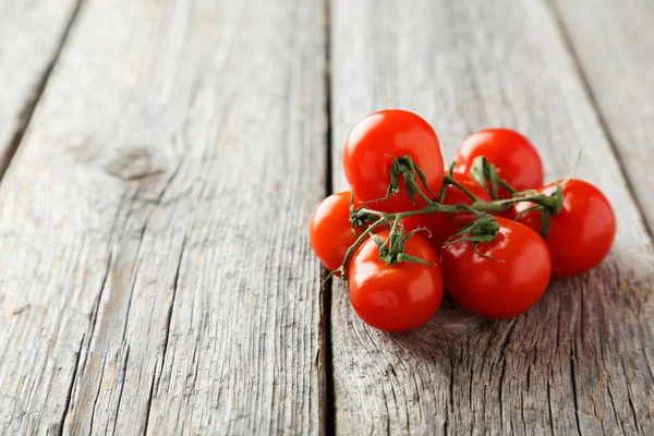 Fresh cherry tomatoes — Stock Photo, Image