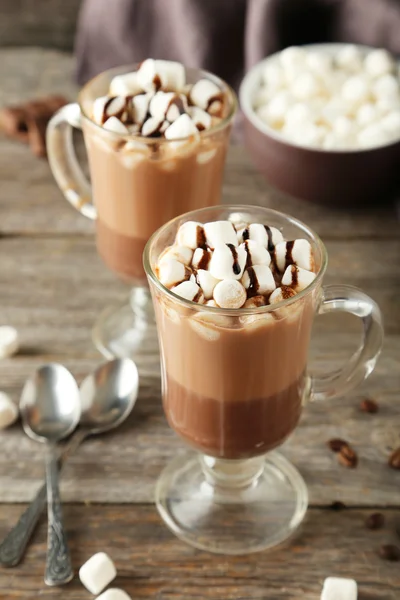 Glasses of hot chocolate with marshmallows — Stock Photo, Image