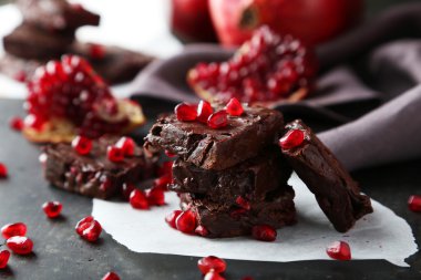 Narlı çikolata fudge
