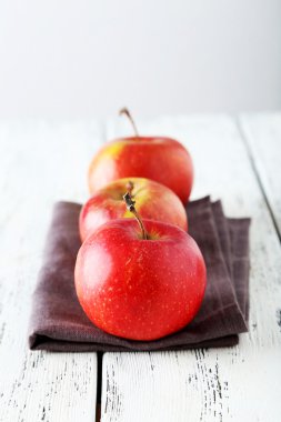 taze kırmızı elmalar