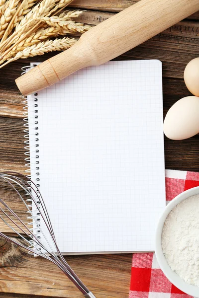 Livro de receitas em branco aberto — Fotografia de Stock