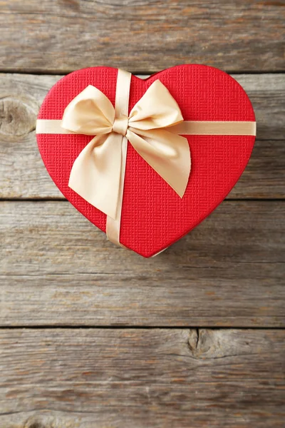 Hermosa caja de regalo corazón — Foto de Stock