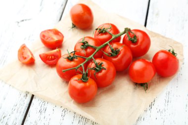 Taze vişneli domates.