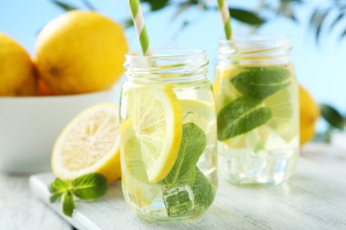 Limon ile taze limonata