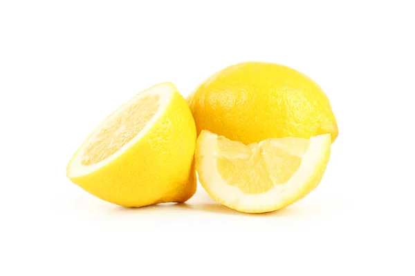 Čerstvé zralé řezání citrony — Stock fotografie