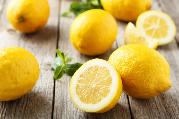 Fresh ripe lemons — Stock Photo, Image