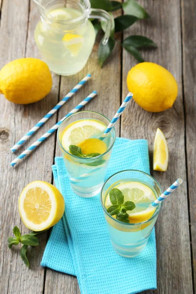 Čerstvé limonády s citrony — Stock fotografie