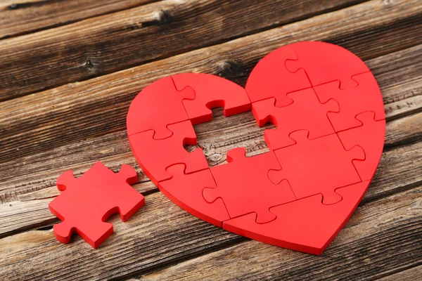 Cuore puzzle rosso — Foto Stock