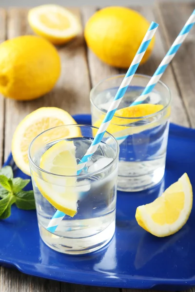 Frische Limonade mit Zitrone — Stockfoto