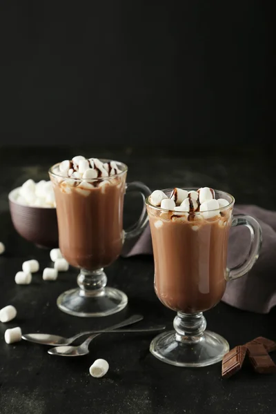 杯的热巧克力和果汁软糖 — 图库照片