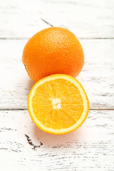 Zralé čerstvé pomeranče — Stock fotografie