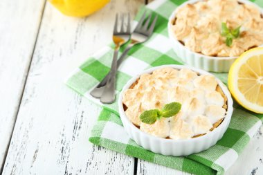 Bir kapta limon beze pasta