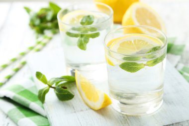 Limon ile taze limonata