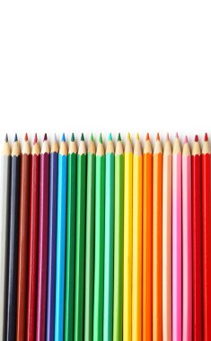 izole renkli kalemler